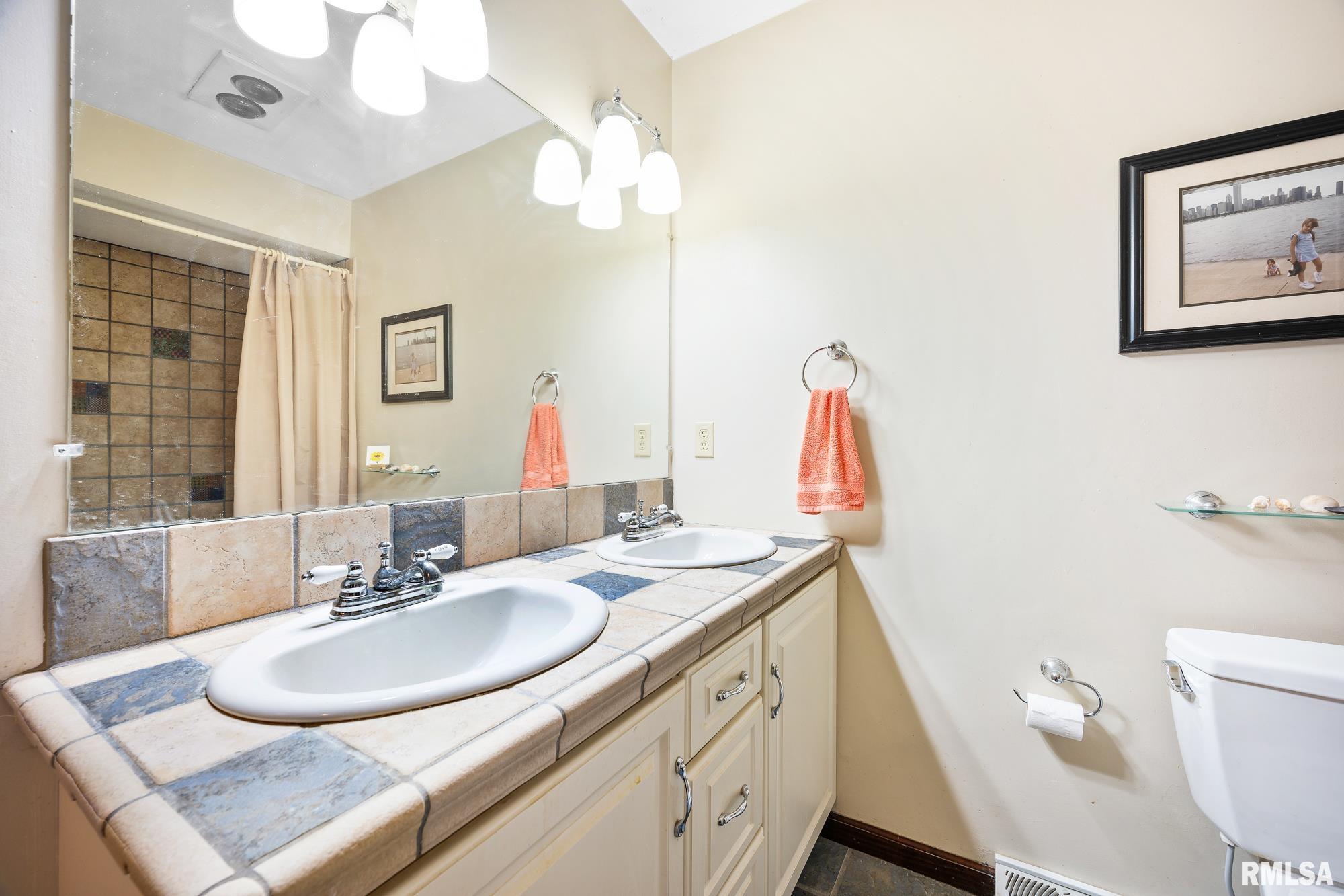 7404 W Countryview Drive, Peoria, Illinois image 17