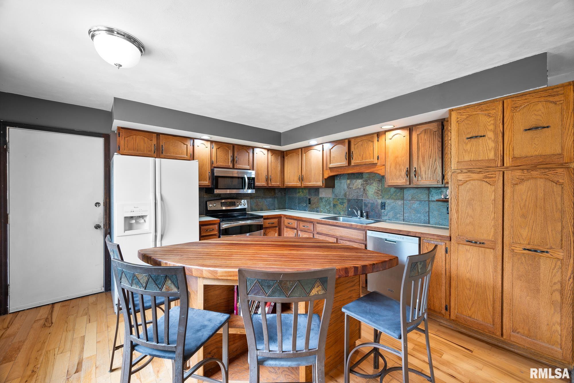7404 W Countryview Drive, Peoria, Illinois image 9