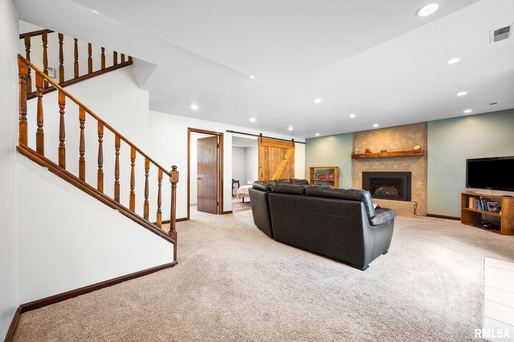 7404 W Countryview Drive, Peoria, Illinois image 18
