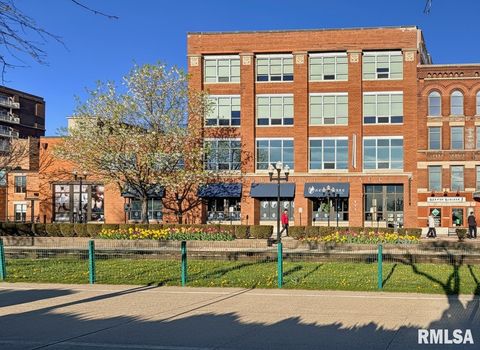 Photo of 311 SW WATER Street #3 & 4, Peoria, IL 61602 (MLS # PA1263754)