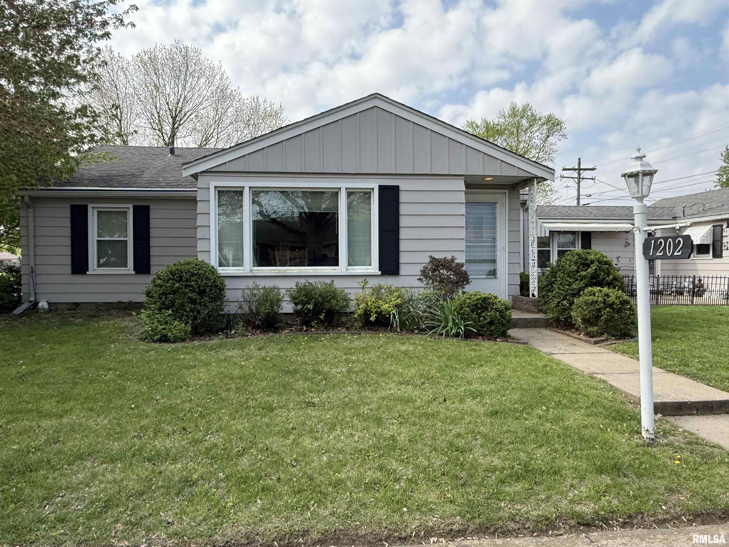 1202 Amanda Street, Pekin, Illinois image 1