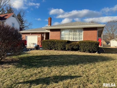 Homes For Sale - 461 W Washington Street<br/> Schuyler County, Rushville, IL 62681