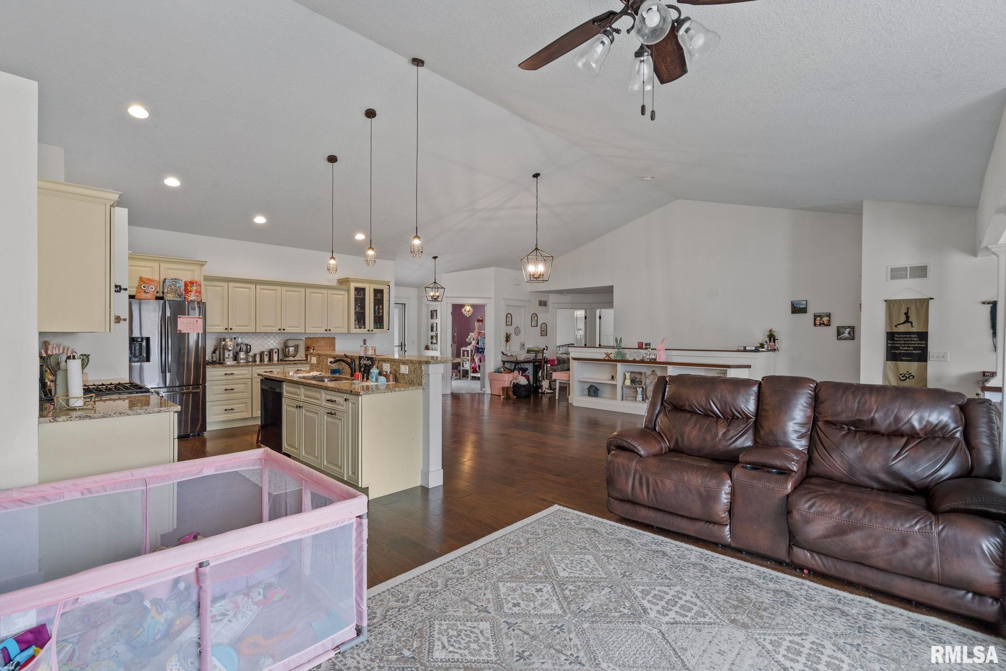 119 Prairie Meadow Drive, Blue Grass, Iowa image 5