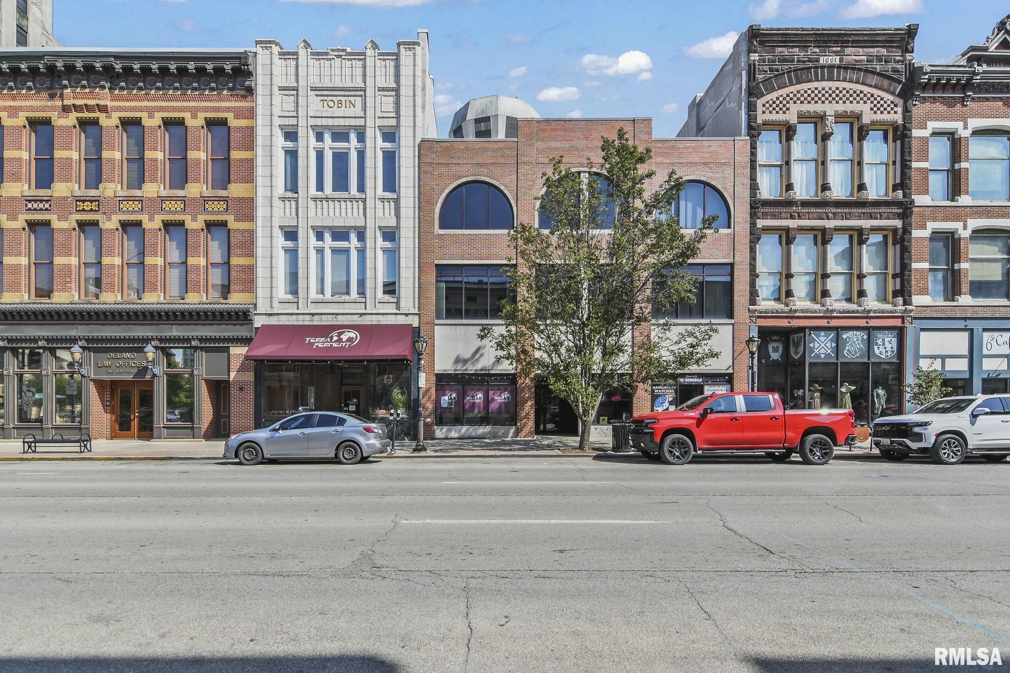 Photo 1 of 7 — 206 S 6TH Street 2-Flr #5, Springfield, IL 62701