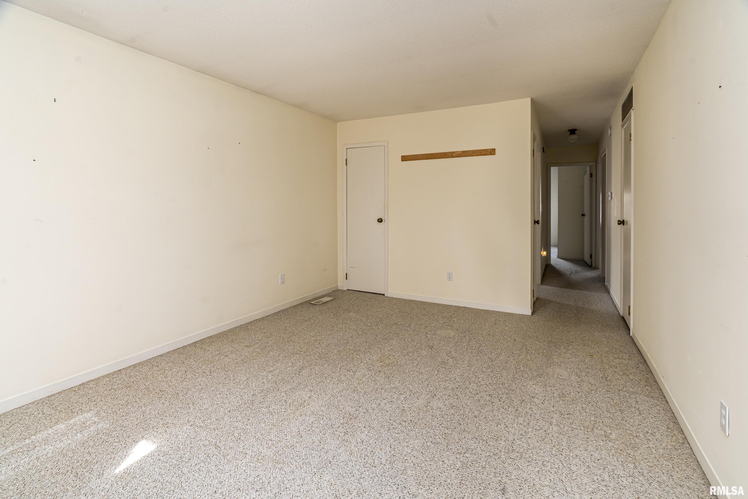 1806 W Sunset Drive, Carbondale, Illinois image 7