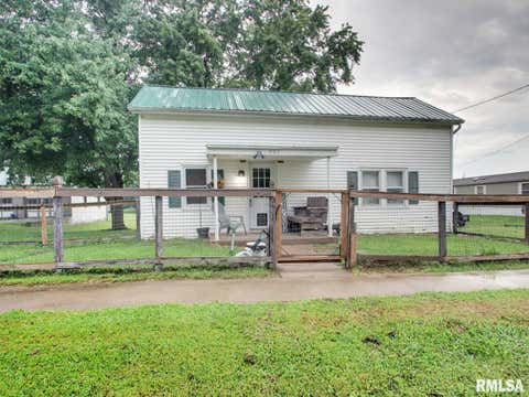 Homes For Sale - 501 N Chestnut Street<br/> Adams County, Mendon, IL 62351