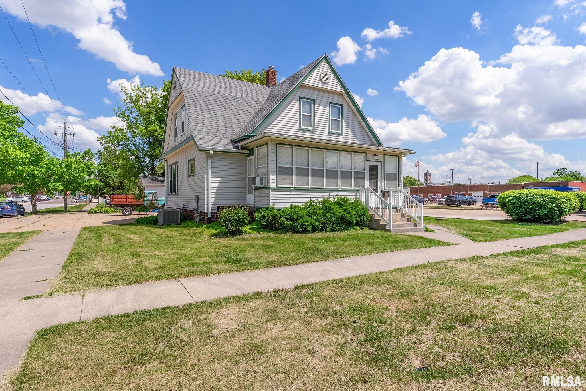 110 NW 3rd Avenue, Aledo, Illinois image 1