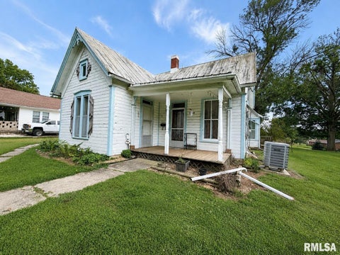 Homes For Sale - 1328 Mortimer Street<br/> Pike County, Barry, IL 62312