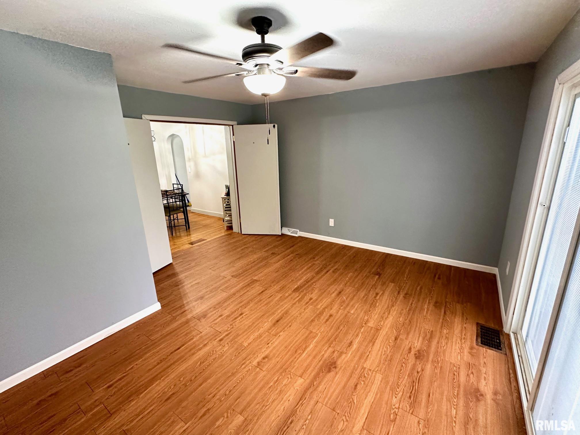 408 N Laurel Drive, Jacksonville, Illinois image 18