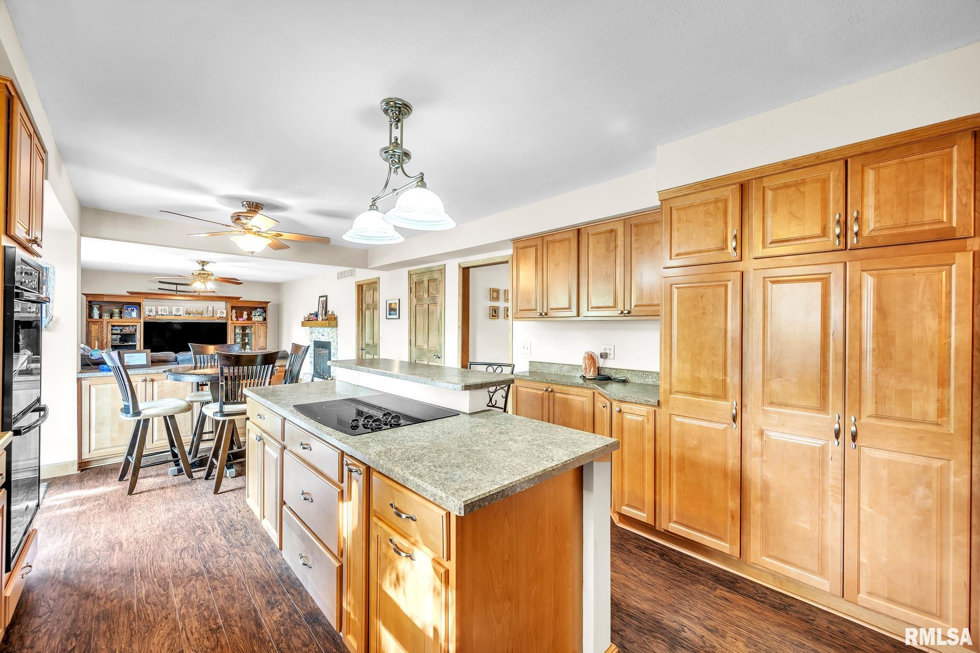 522 Edwards Avenue, Galesburg, Illinois image 18