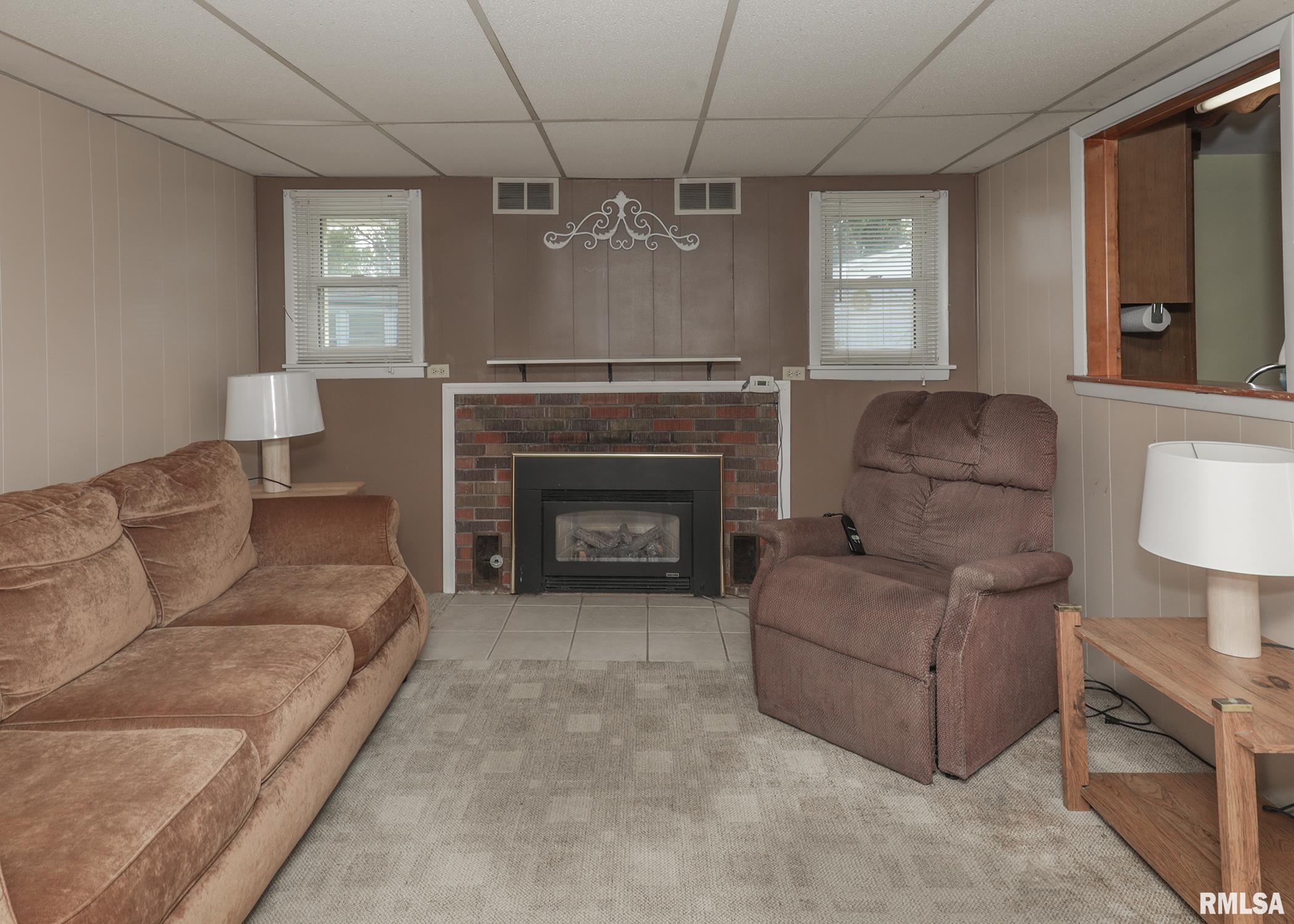 2218 9th Street, Silvis, Illinois image 4