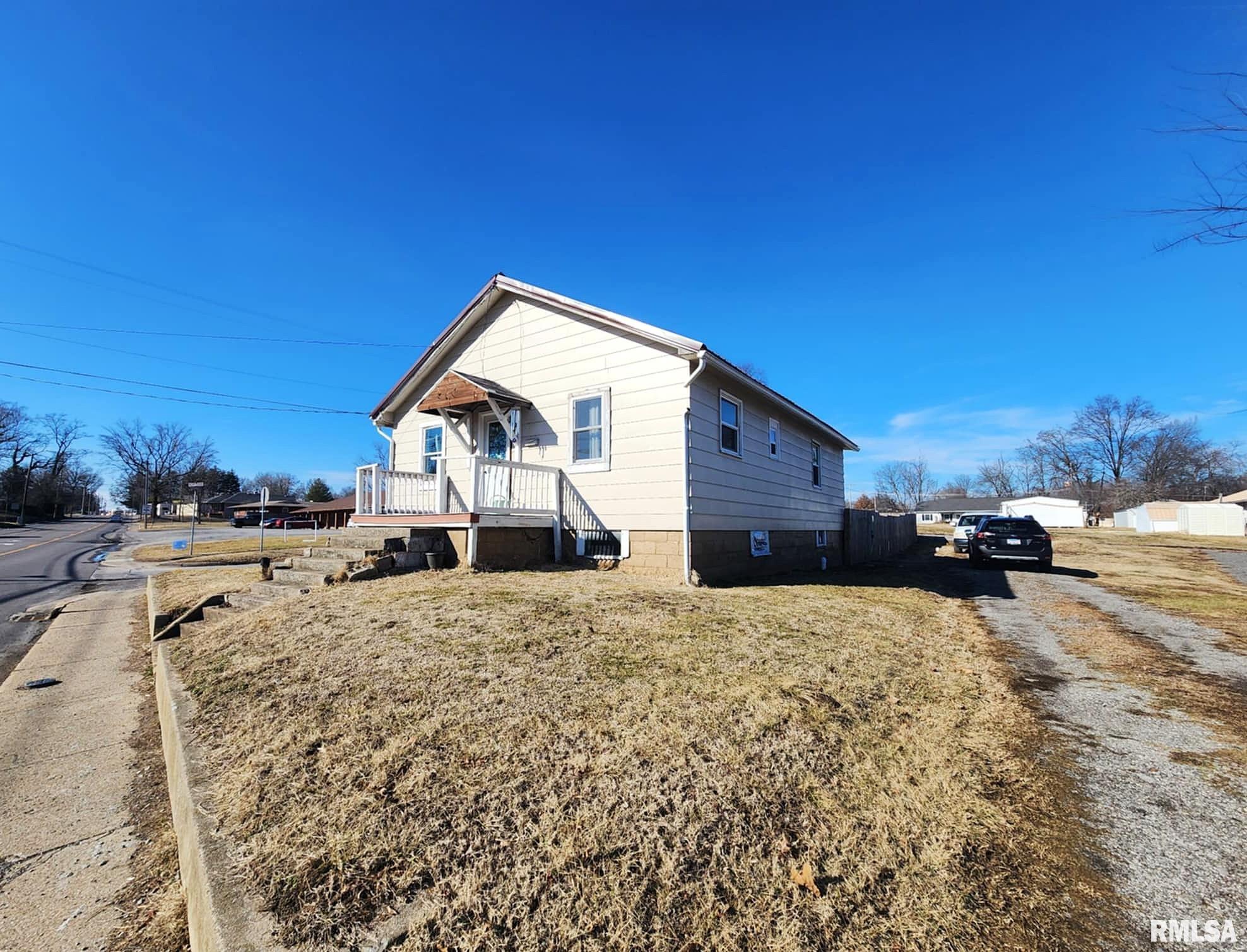 1201 E Main Street, Benton, Illinois image 1