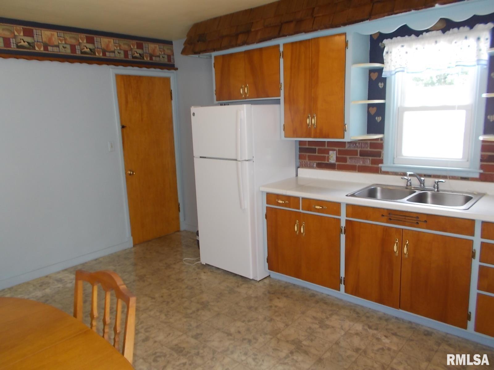 615 N 4th Street, Clinton, Iowa image 9