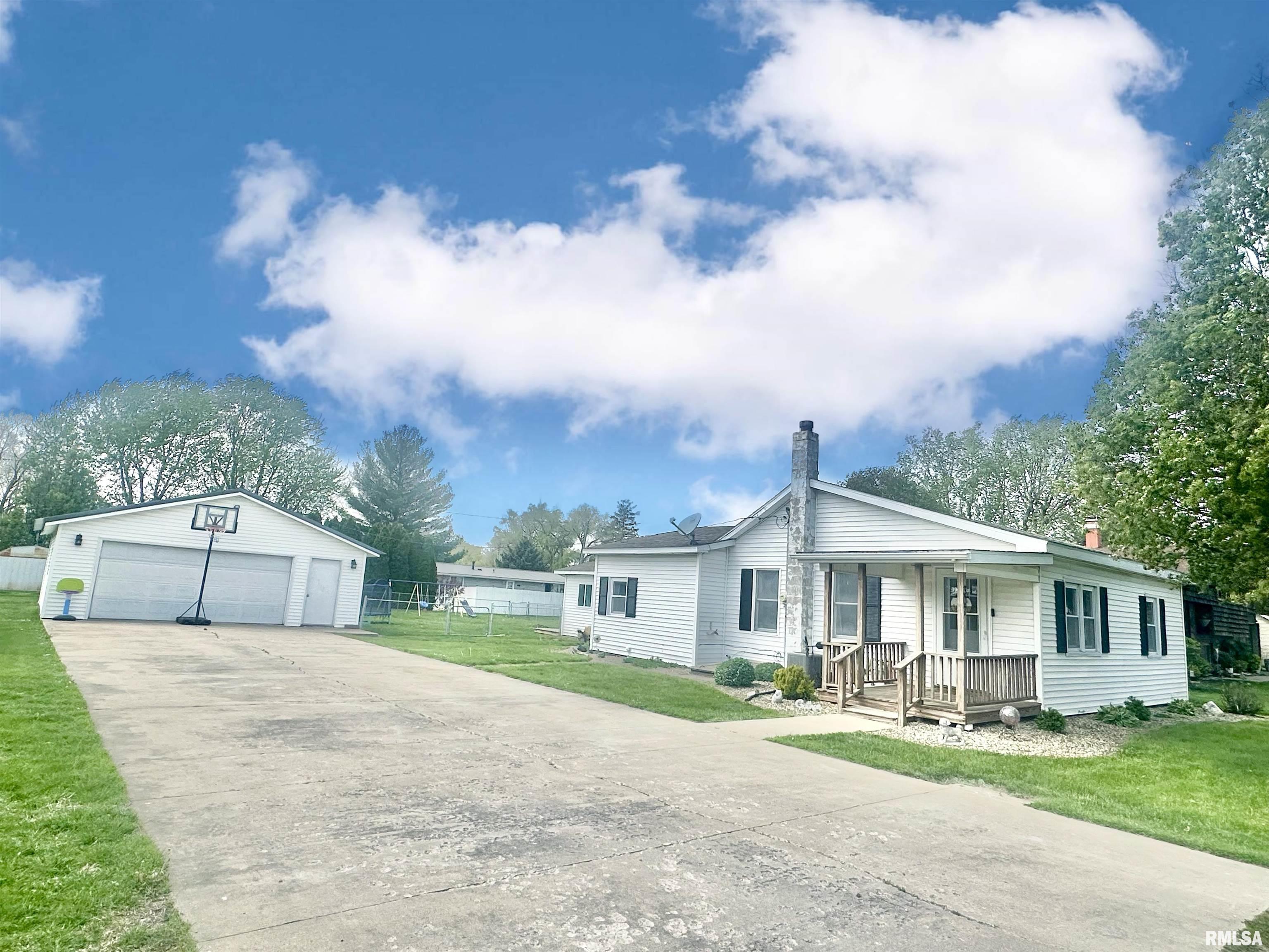 307 S Postlewaite Street, Alexis, Illinois image 2
