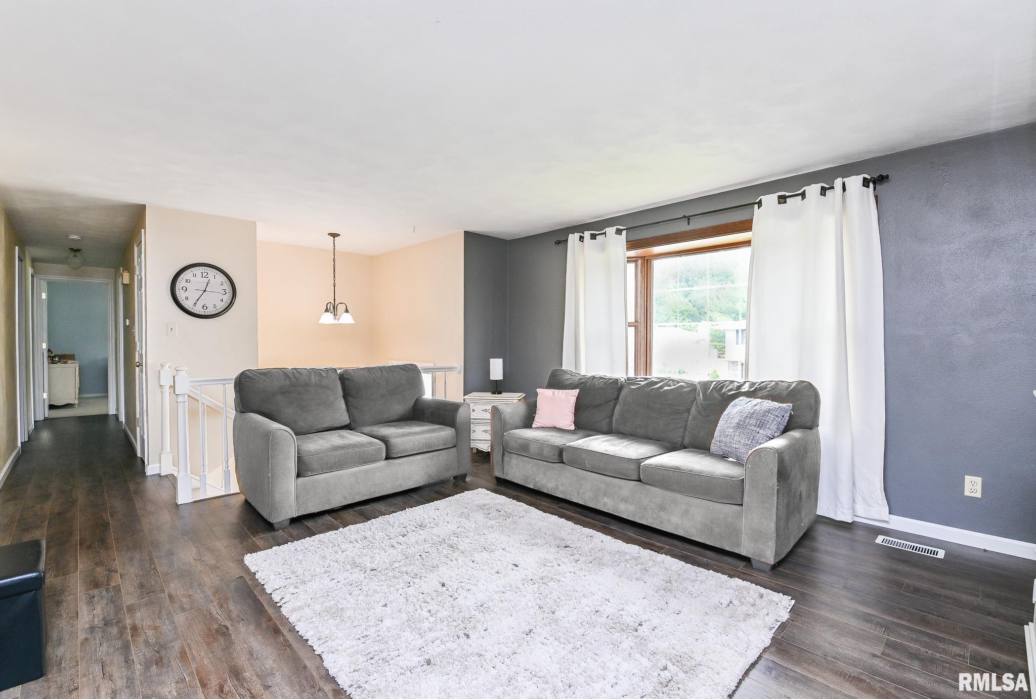 311 Juniper Lane, East Peoria, Illinois image 4