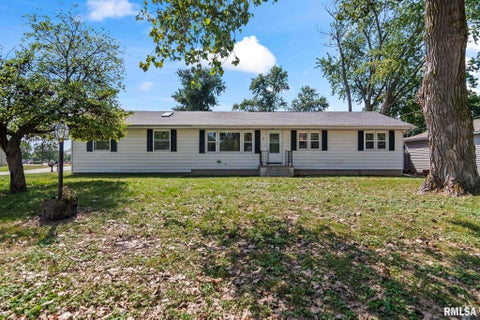 Homes For Sale - 2 Royal Drive<br/> Sherman, IL 62684