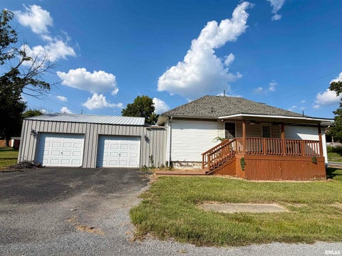 Homes For Sale - 1400 Burgess Street<br/> Johnston City, IL 62951