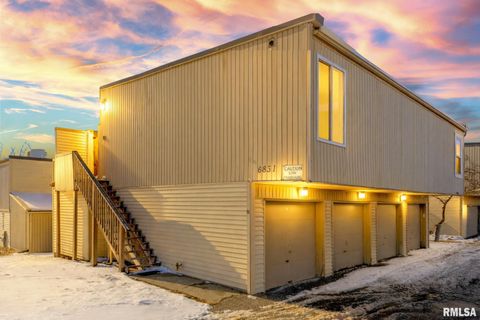 Condo For Sale - 6831 N Frostwood Parkway #13<br/> Peoria, IL 61615