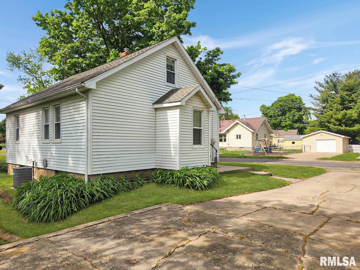 110 S Tremont Avenue, Princeville, Illinois image 24