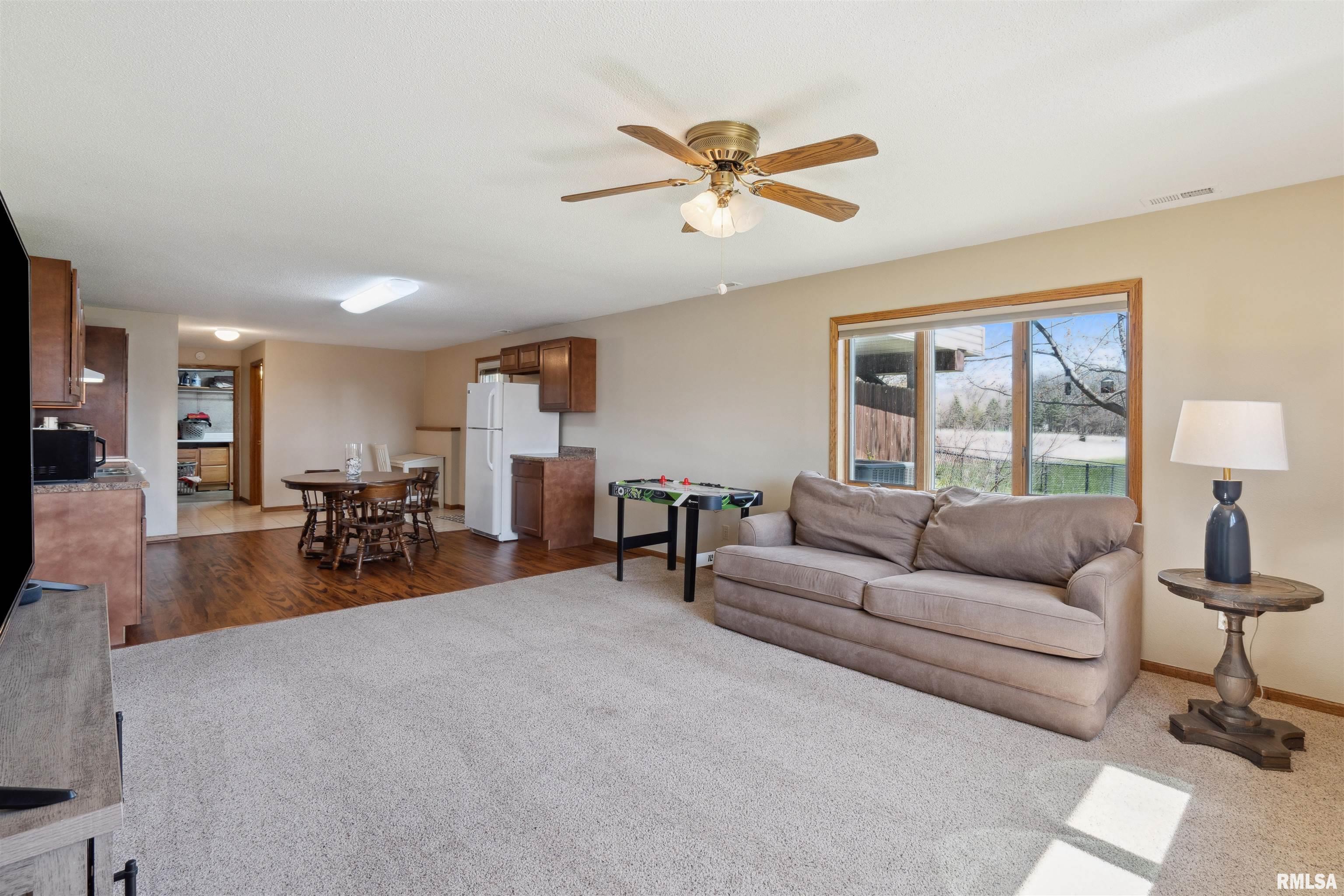 680 Marion Road North, Central City, Iowa image 37