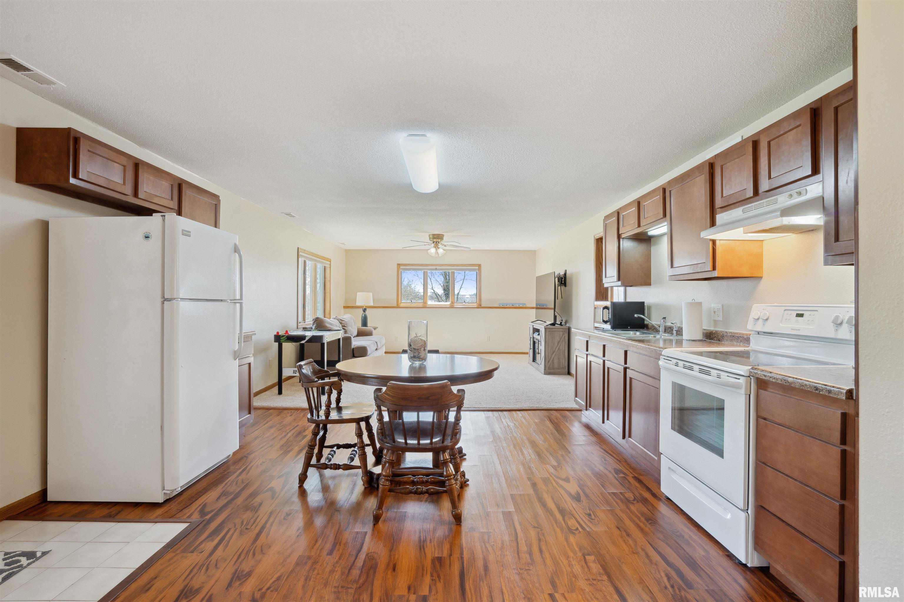 680 Marion Road North, Central City, Iowa image 39