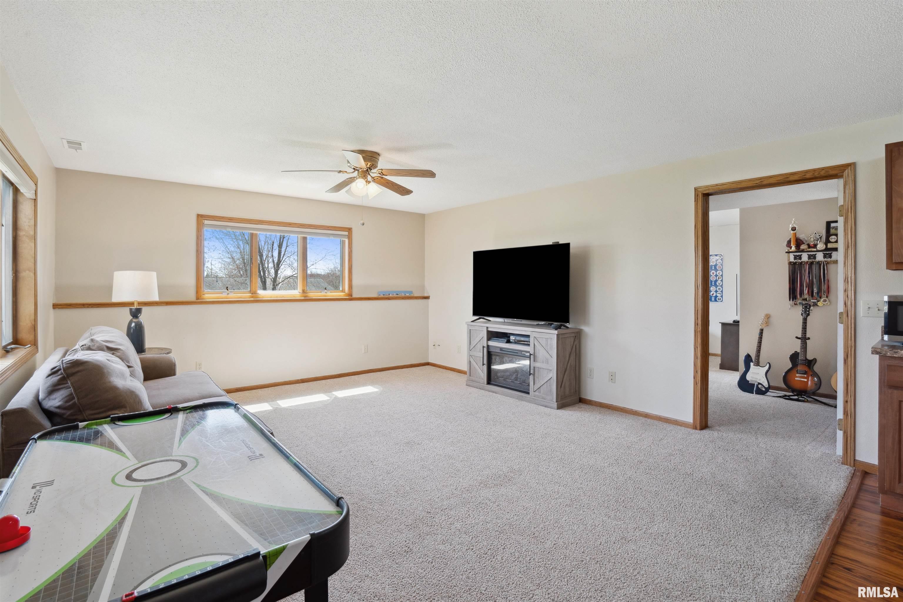 680 Marion Road North, Central City, Iowa image 32