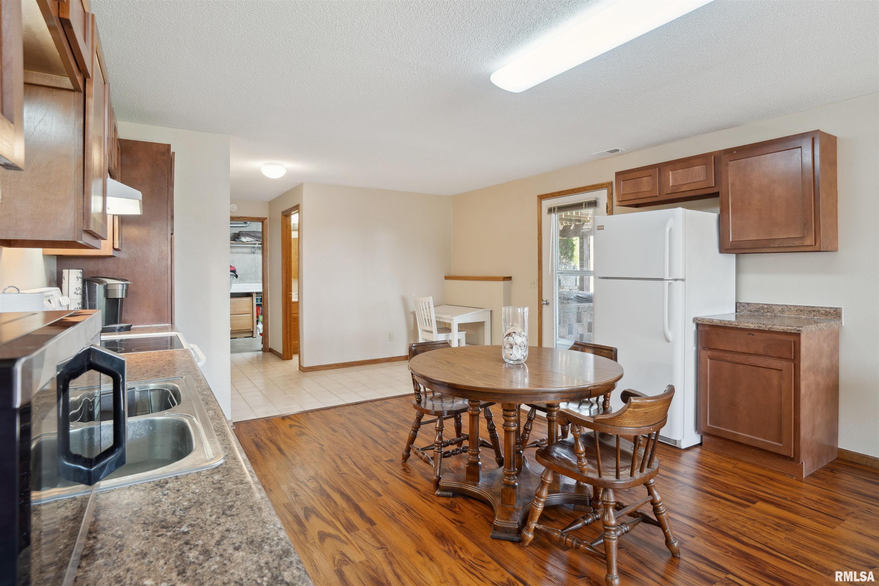 680 Marion Road North, Central City, Iowa image 38