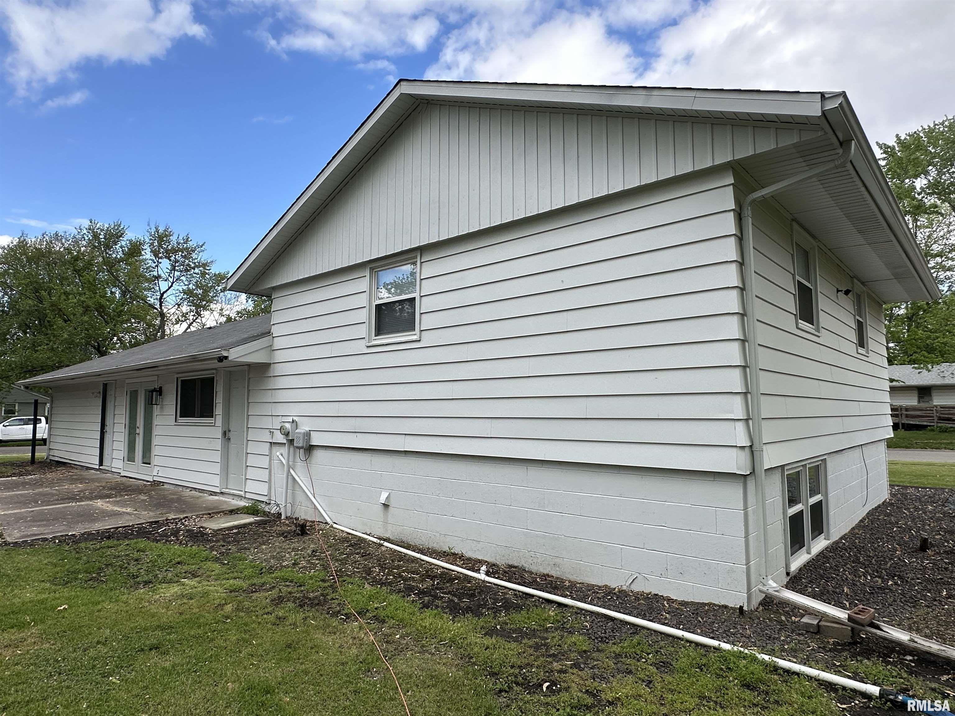 1815 Stonehenge Road, Springfield, Illinois image 5