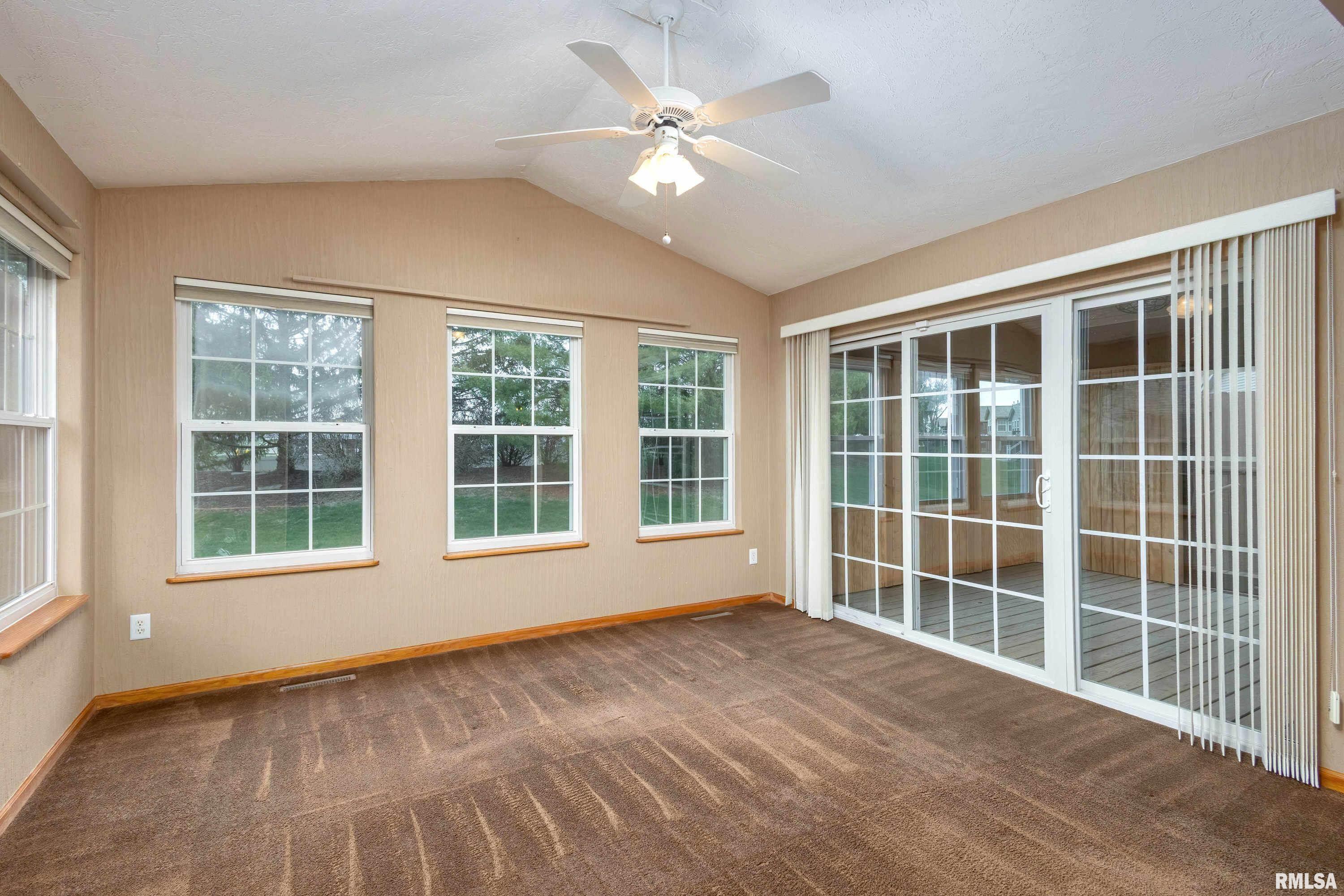 5128 Red Fox Road, Bettendorf, Iowa image 17