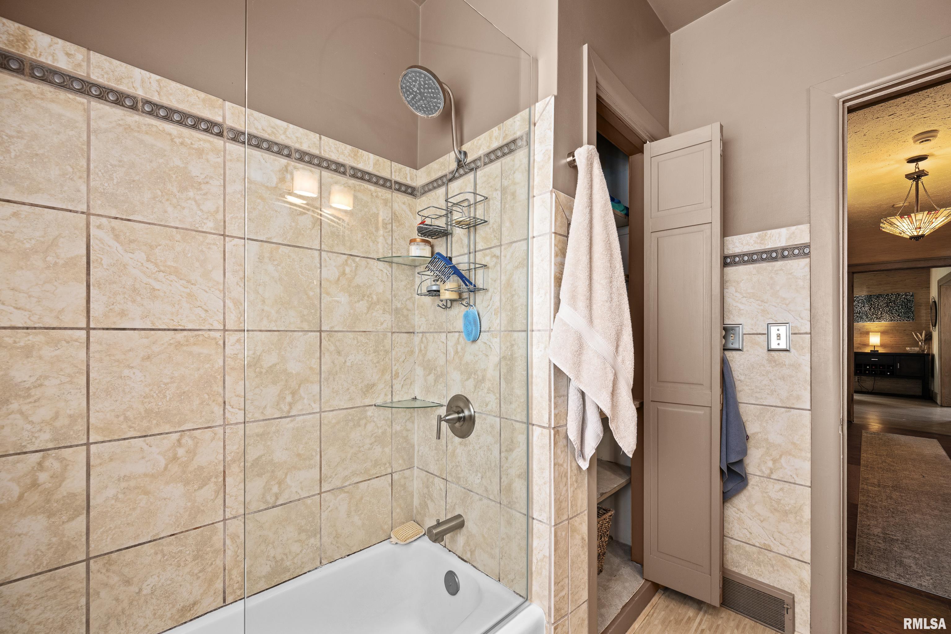 1824 22nd Street, Rock Island, Illinois image 15