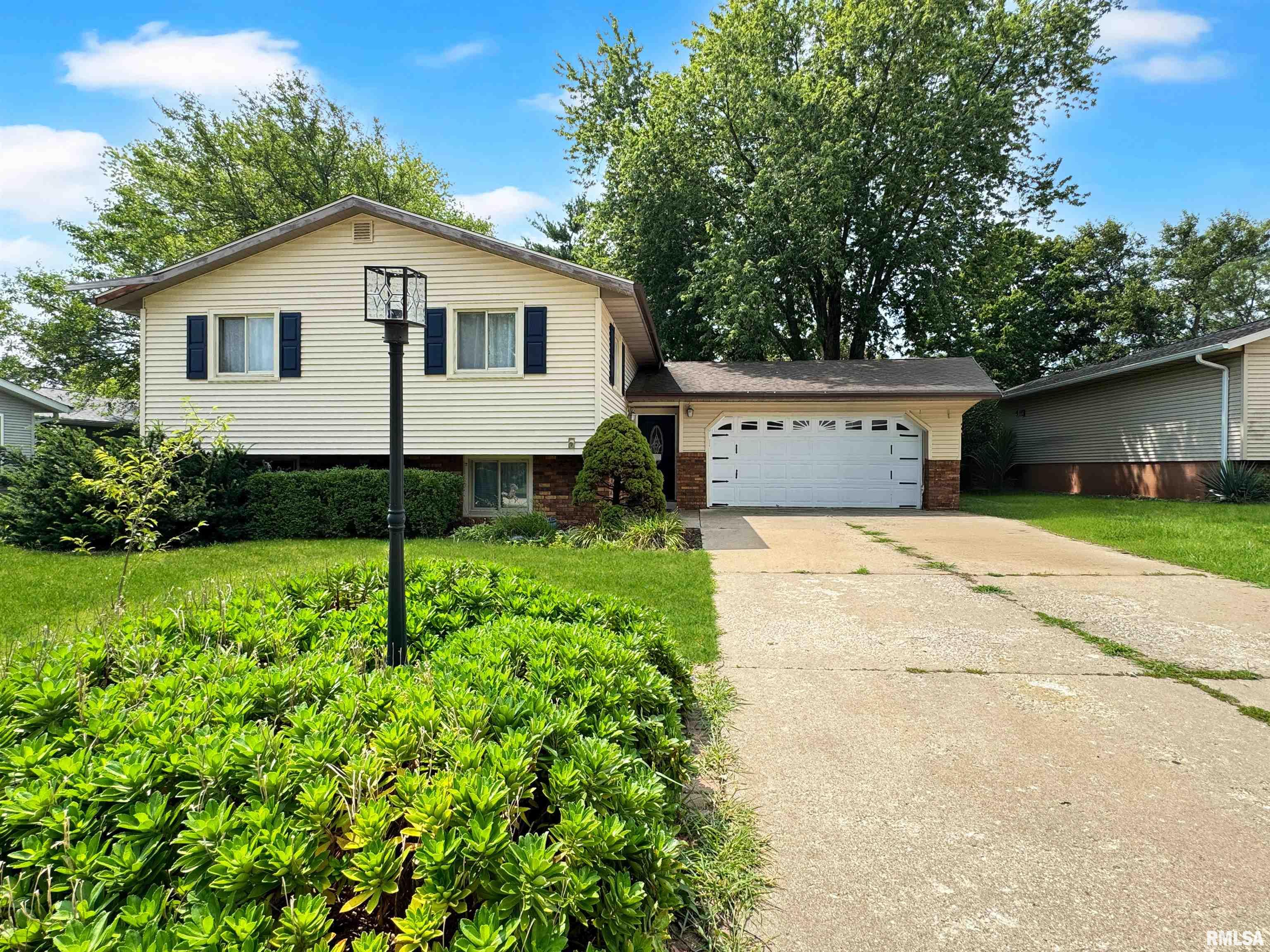 22 Spruce Street, Morton, Illinois image 1