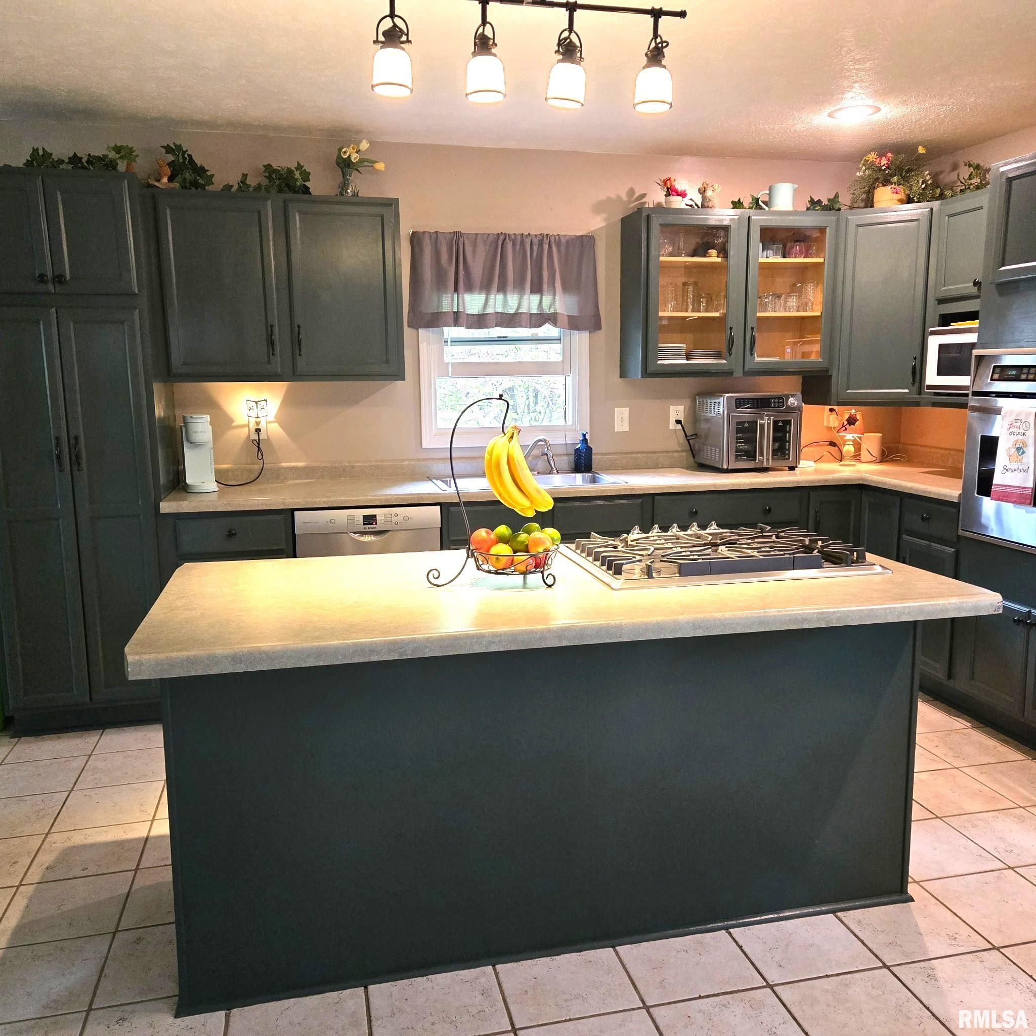 3400 Ginger Creek Drive, Springfield, Illinois image 11