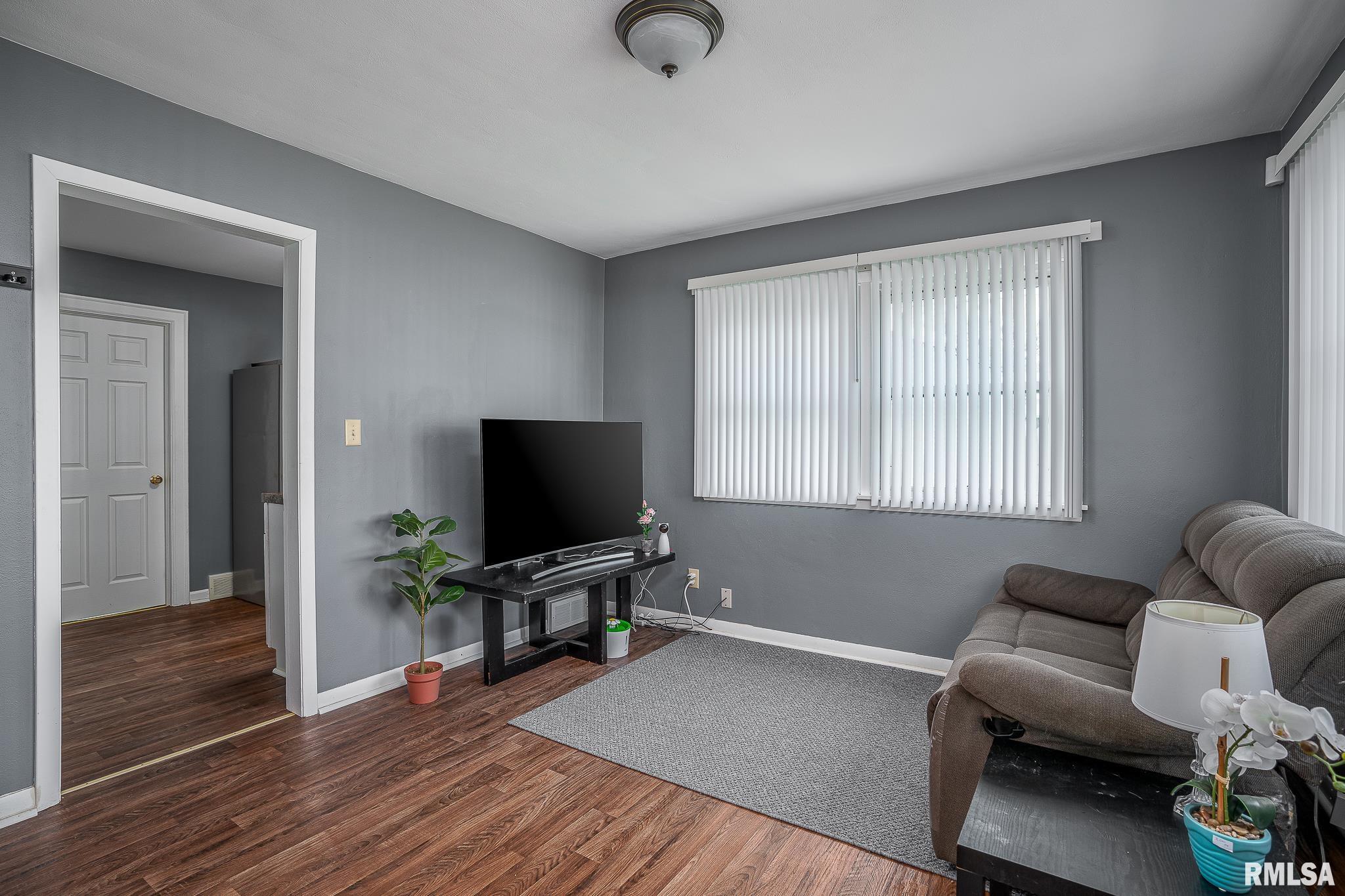 1622 W 37th Street, Davenport, Iowa image 3