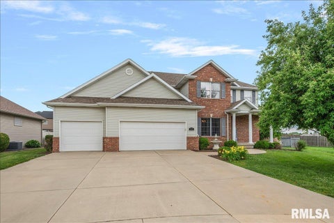 Homes For Sale - 917 River Birch Court<br/> Chatham, IL 62629