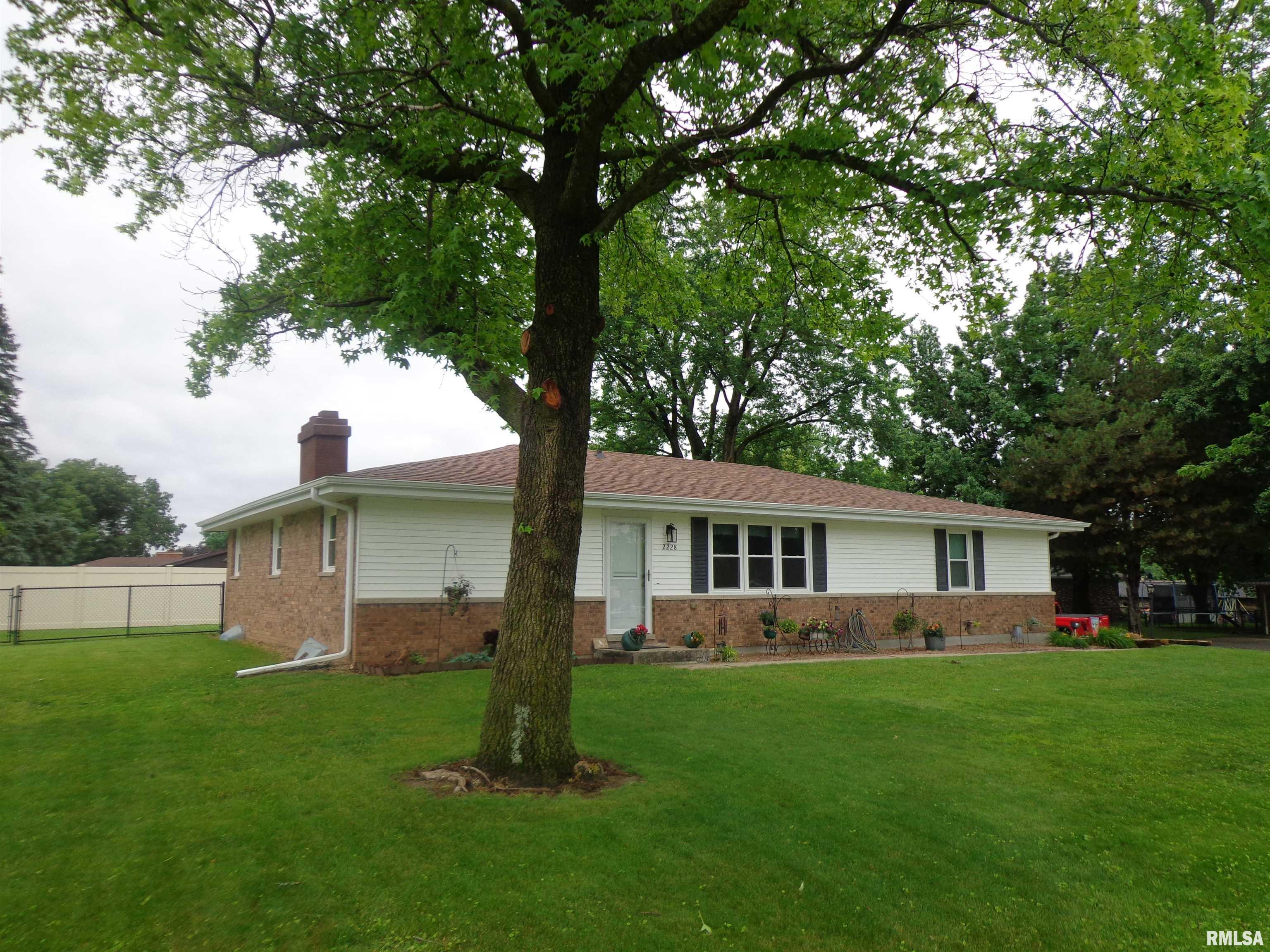 2228 N Sheridan Drive, Quincy, Illinois image 1