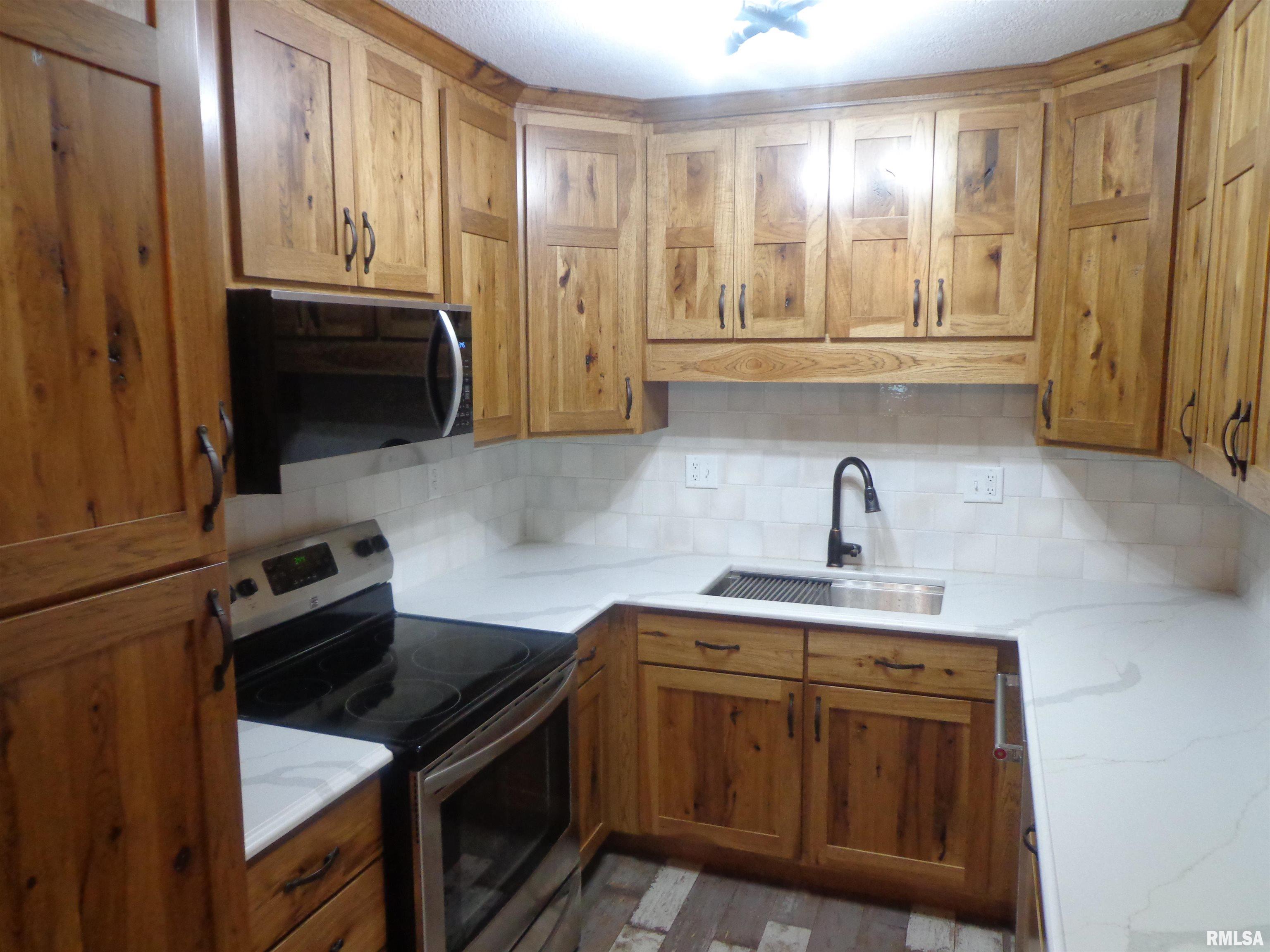 2228 N Sheridan Drive, Quincy, Illinois image 6