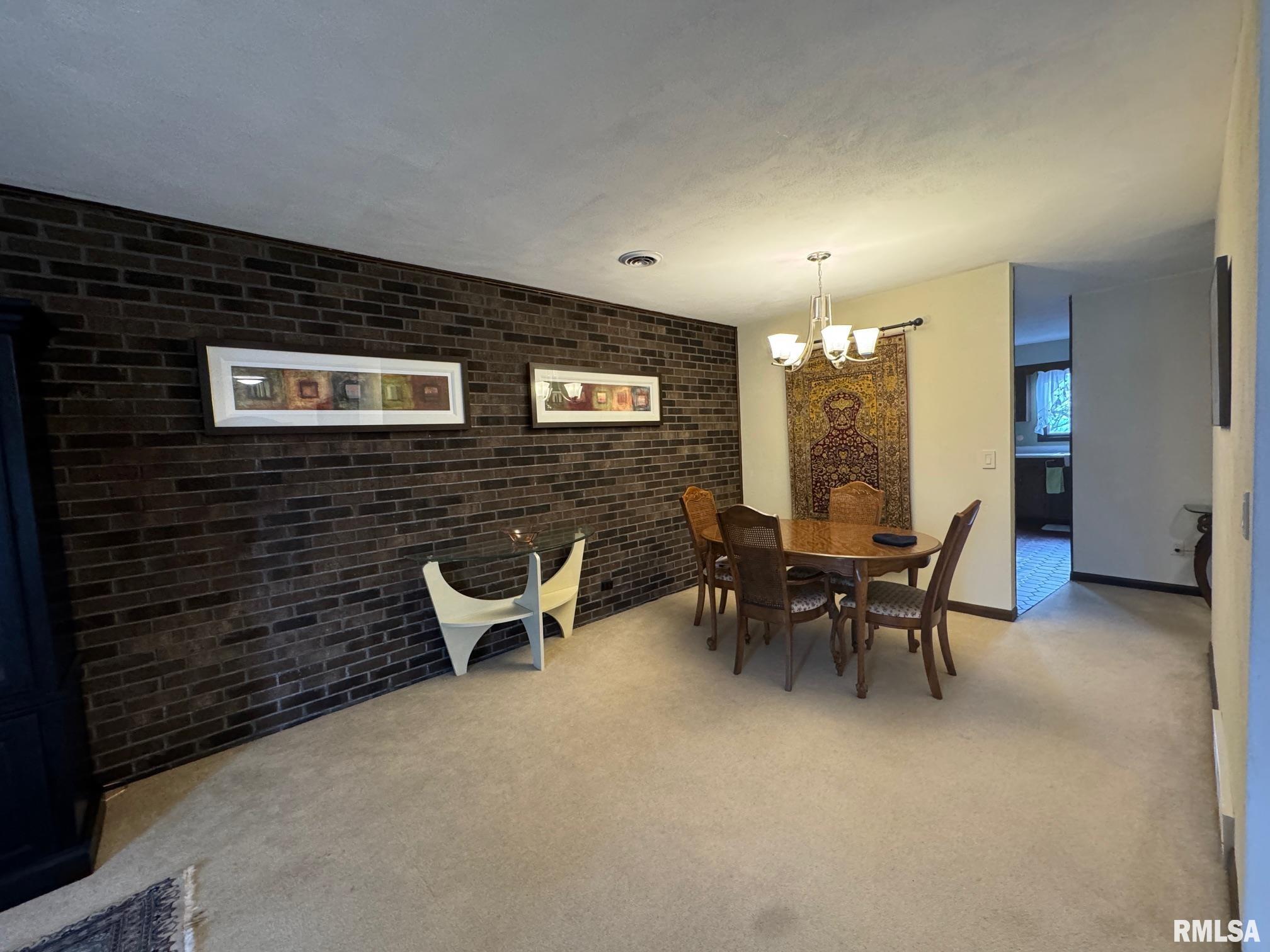 3388 37th Avenue #3, Moline, Illinois image 3