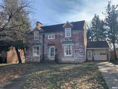 Homes For Sale - 2808 Maine Street<br/> Quincy, IL 62301