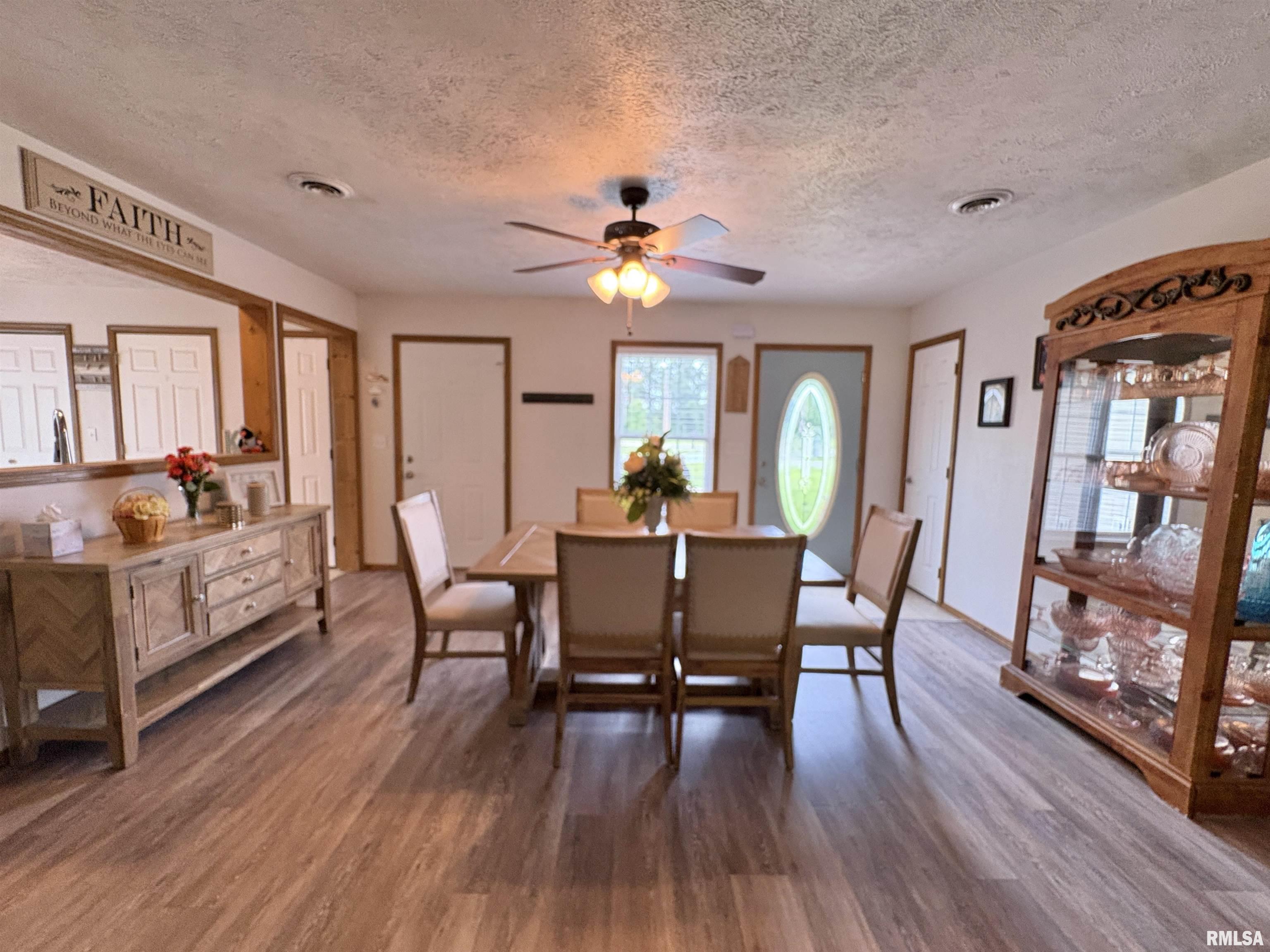 112 Townhouse Drive, Carterville, Illinois image 2