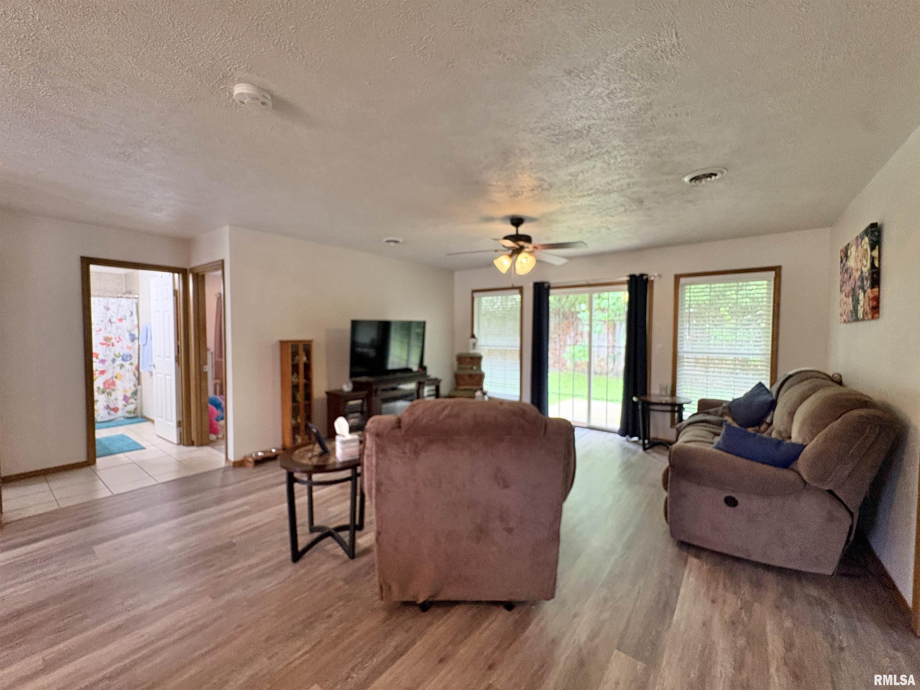 112 Townhouse Drive, Carterville, Illinois image 5