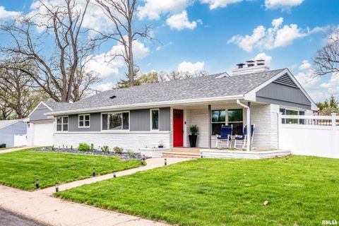 Photo of 721 E WHITE OAK Court, Peoria, IL 61614 (MLS # PA1265758)