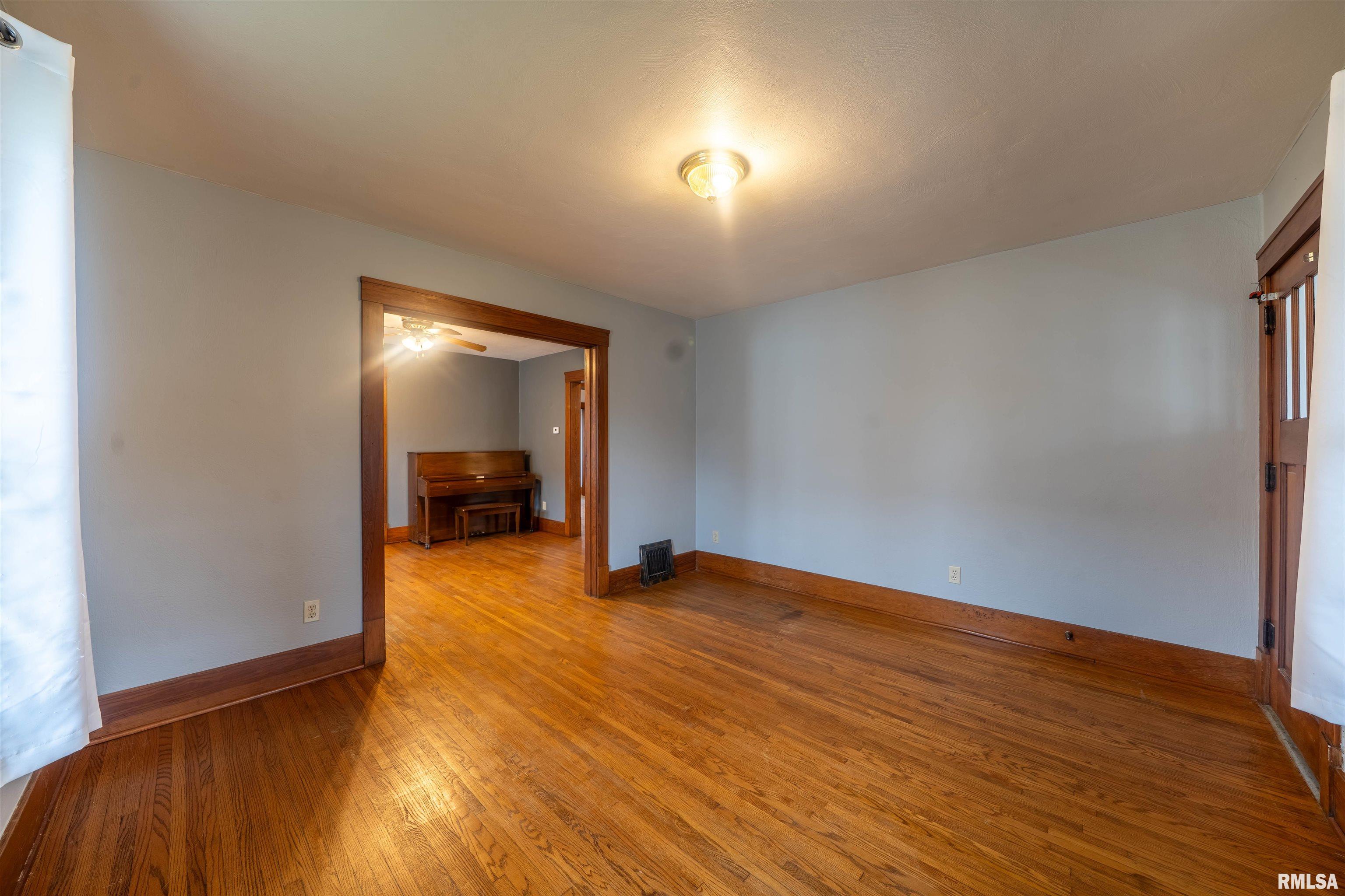 215 S Menard Street, Metamora, Illinois image 9