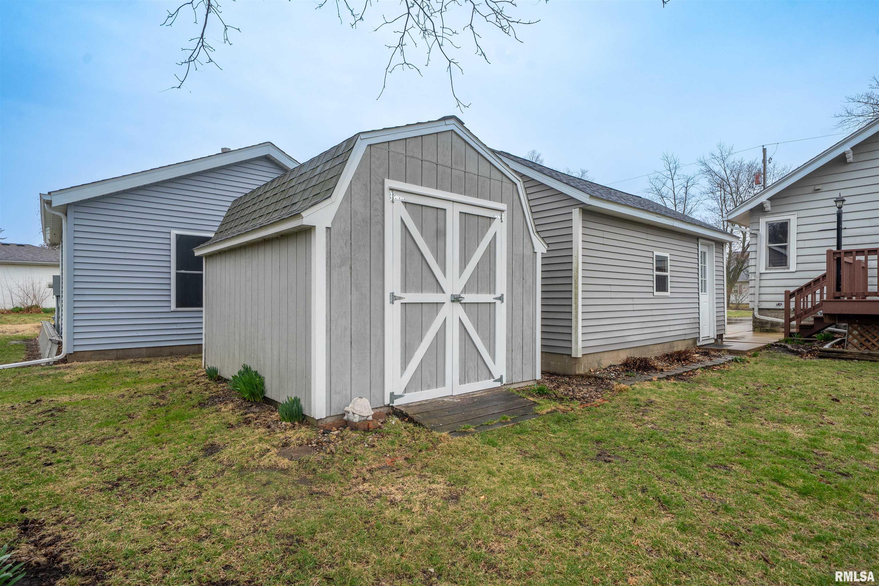 215 S Menard Street, Metamora, Illinois image 39