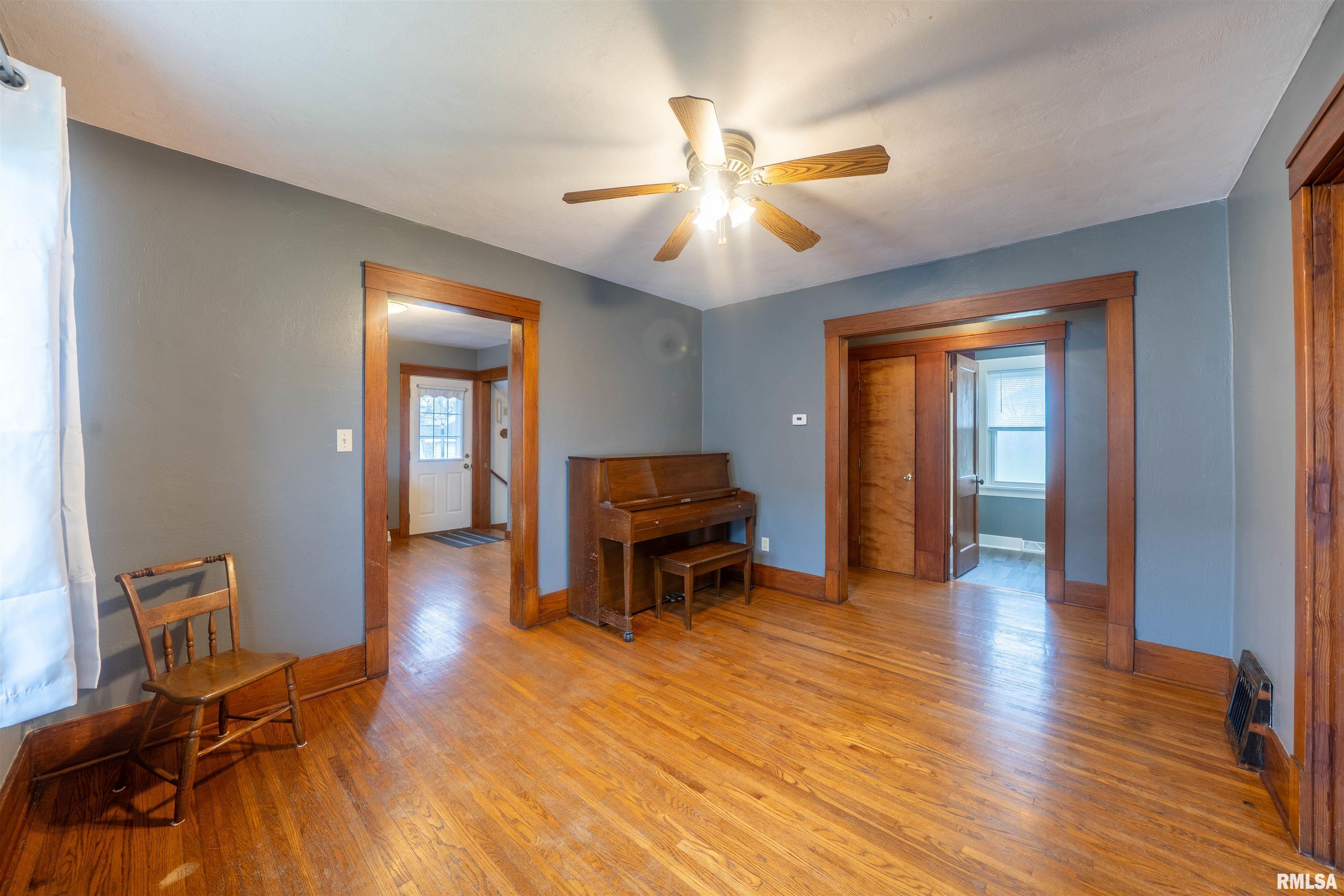 215 S Menard Street, Metamora, Illinois image 16