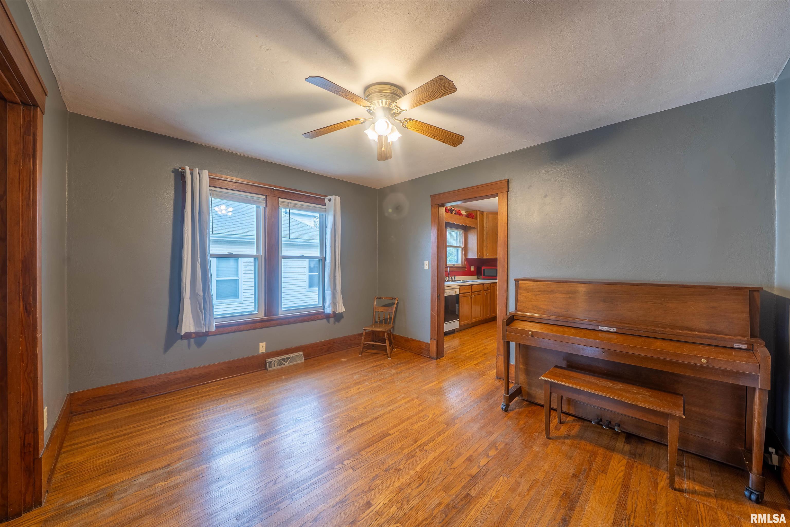 215 S Menard Street, Metamora, Illinois image 19