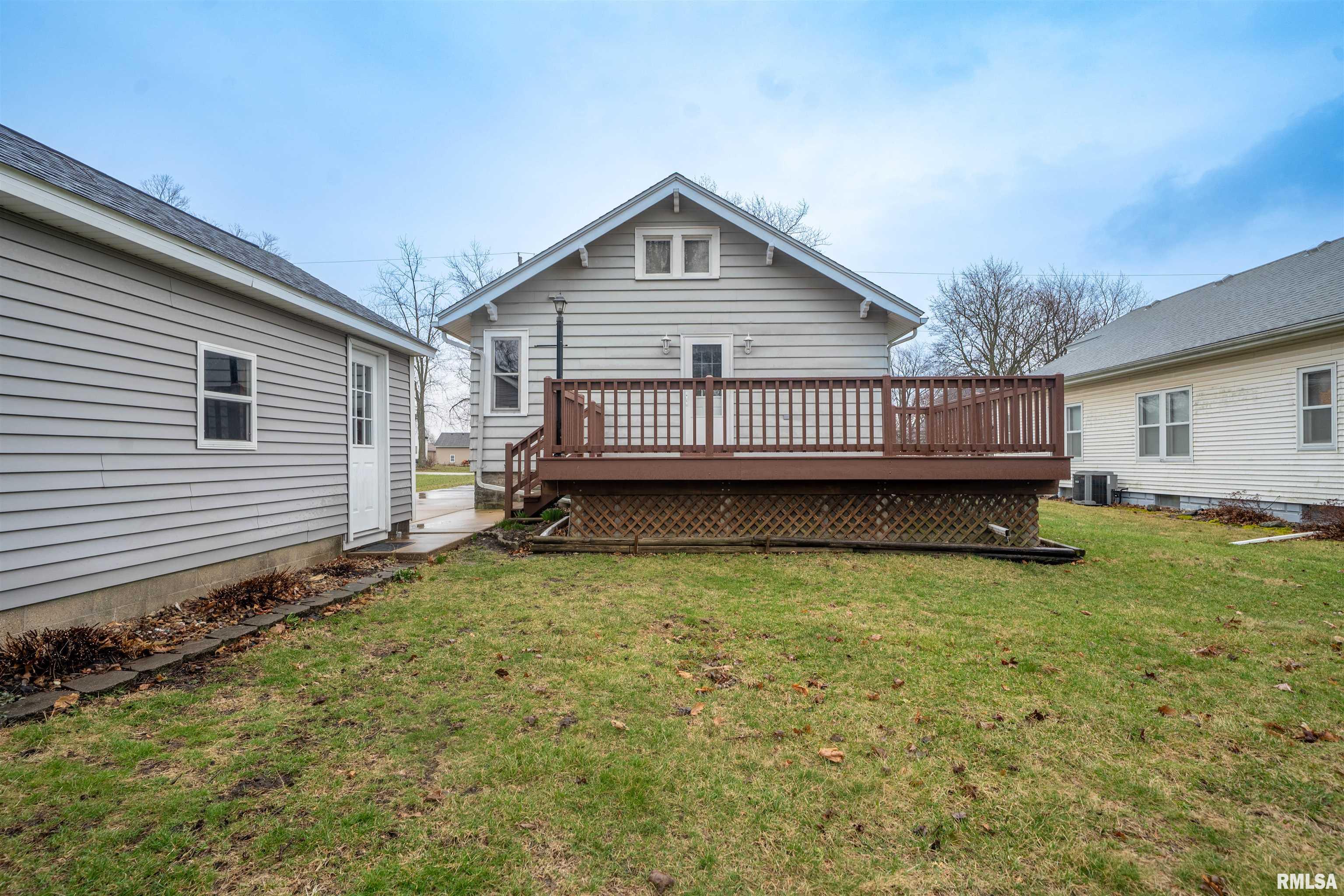 215 S Menard Street, Metamora, Illinois image 37