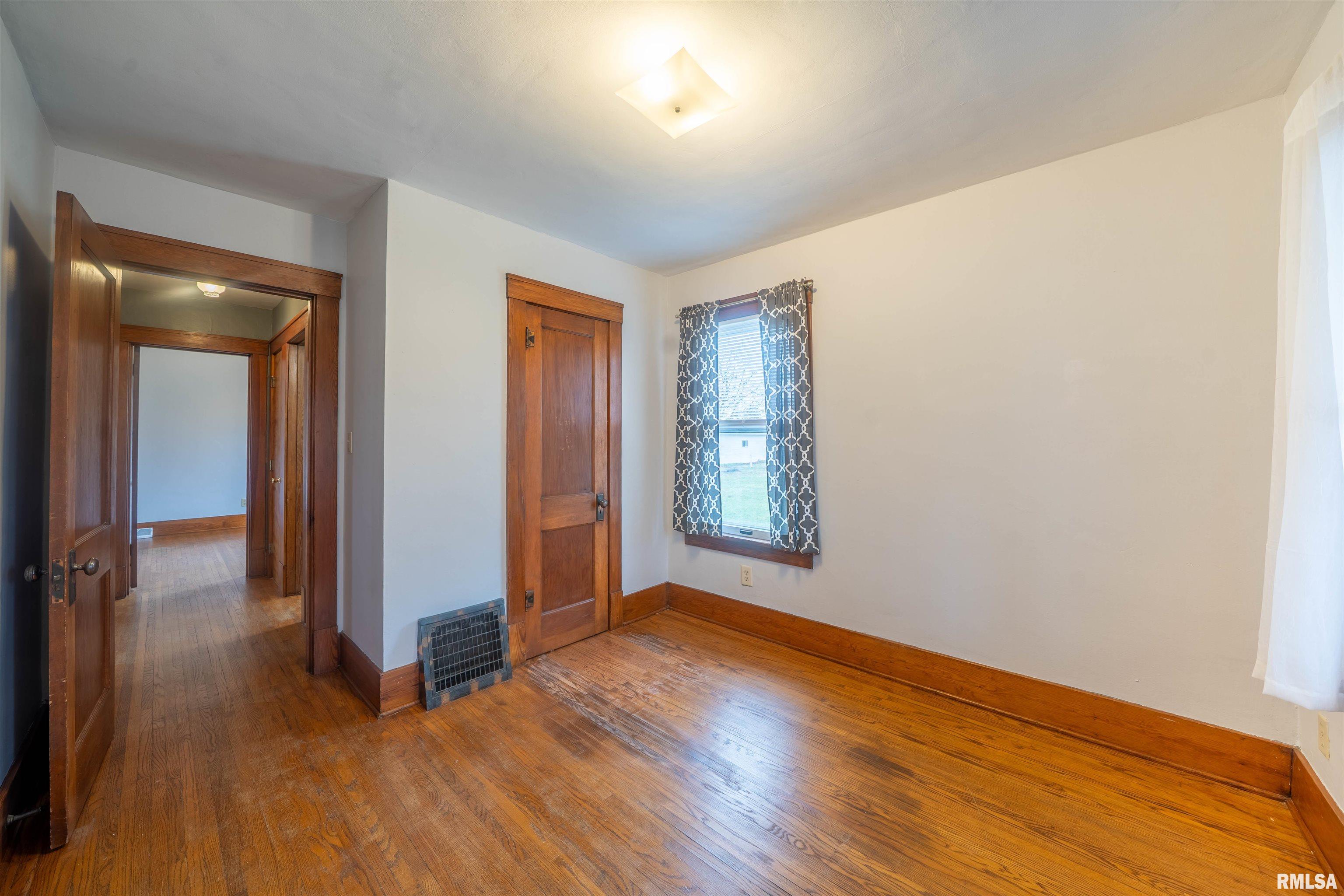 215 S Menard Street, Metamora, Illinois image 23