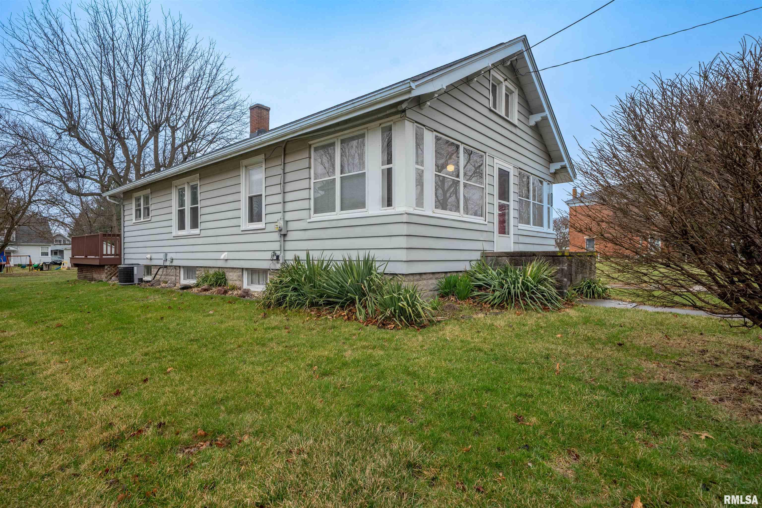 215 S Menard Street, Metamora, Illinois image 2