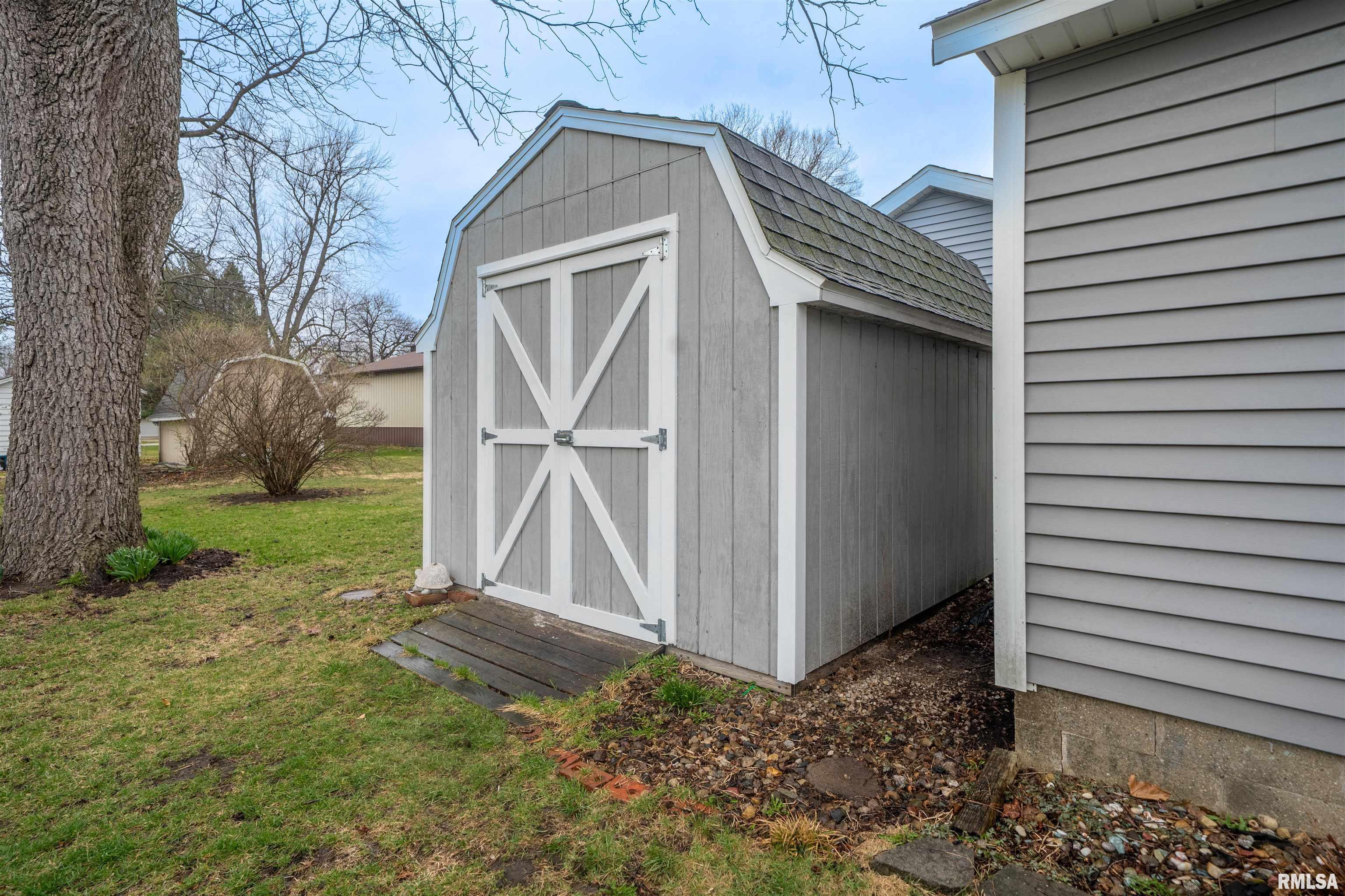 215 S Menard Street, Metamora, Illinois image 40