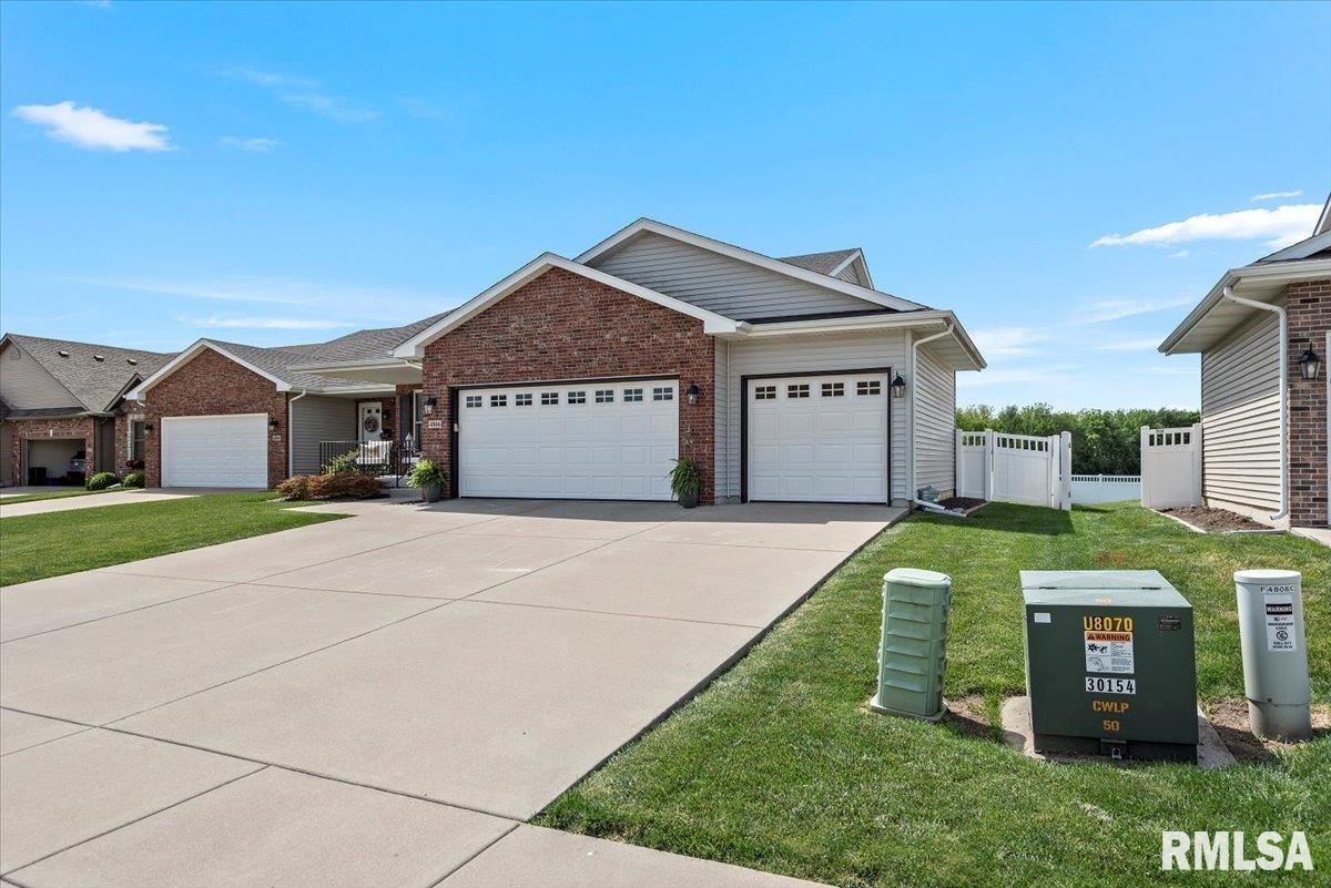 4806 Chestnut Drive, Springfield, Illinois image 3